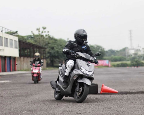 Yamaha Jajal Produk Terbaru R25 dan FreeGo
